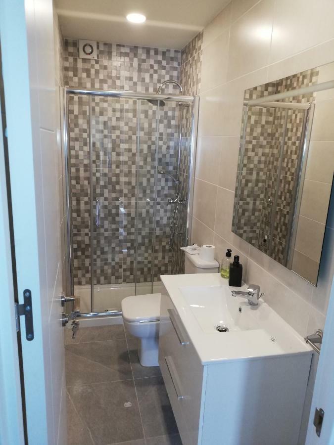 Residencia Compostela 2 Bed & Breakfast ซานติอาโก เด กอมโปสเตลา ภายนอก รูปภาพ