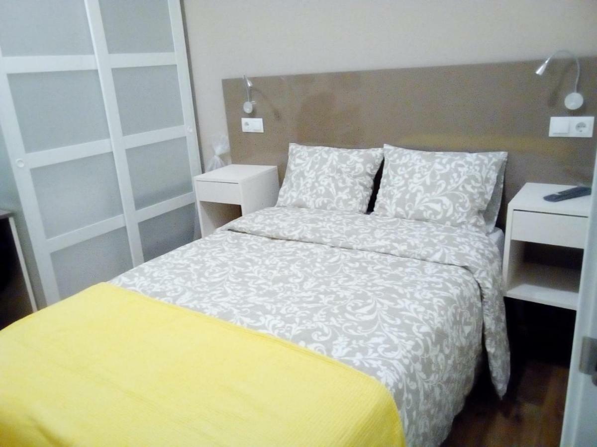 Residencia Compostela 2 Bed & Breakfast ซานติอาโก เด กอมโปสเตลา ภายนอก รูปภาพ
