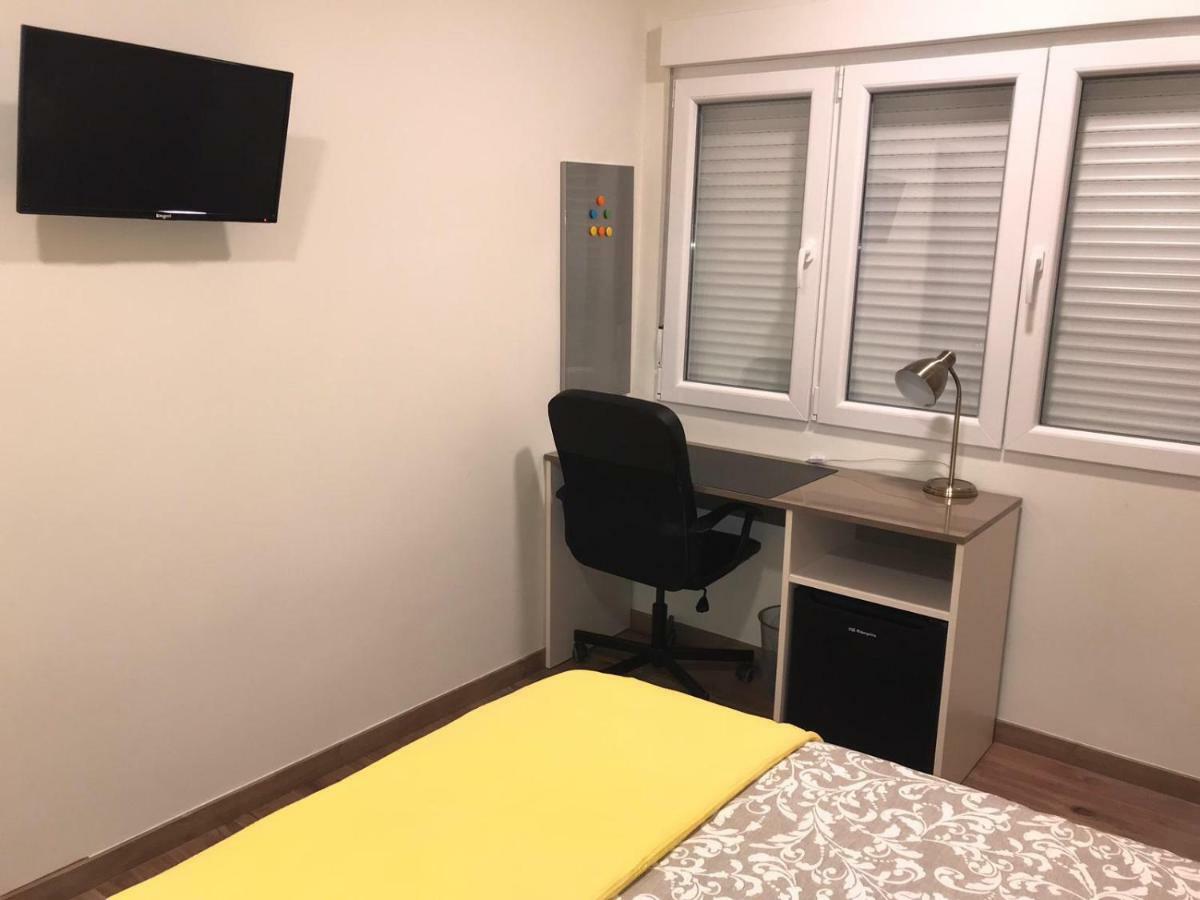 Residencia Compostela 2 Bed & Breakfast ซานติอาโก เด กอมโปสเตลา ภายนอก รูปภาพ