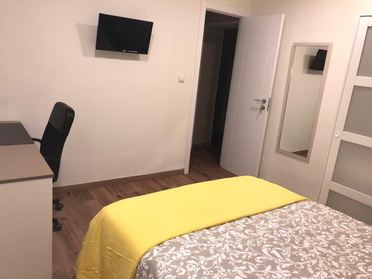 Residencia Compostela 2 Bed & Breakfast ซานติอาโก เด กอมโปสเตลา ภายนอก รูปภาพ