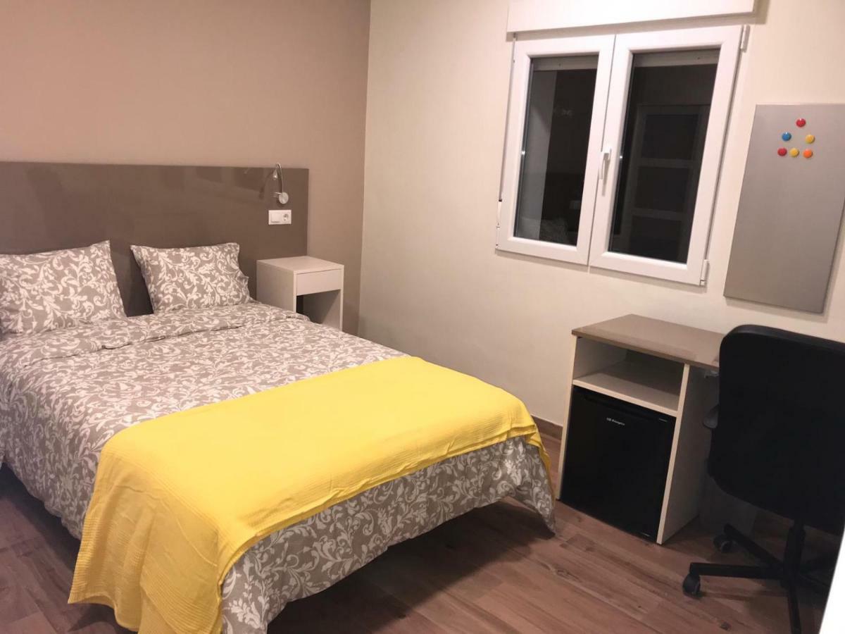Residencia Compostela 2 Bed & Breakfast ซานติอาโก เด กอมโปสเตลา ภายนอก รูปภาพ