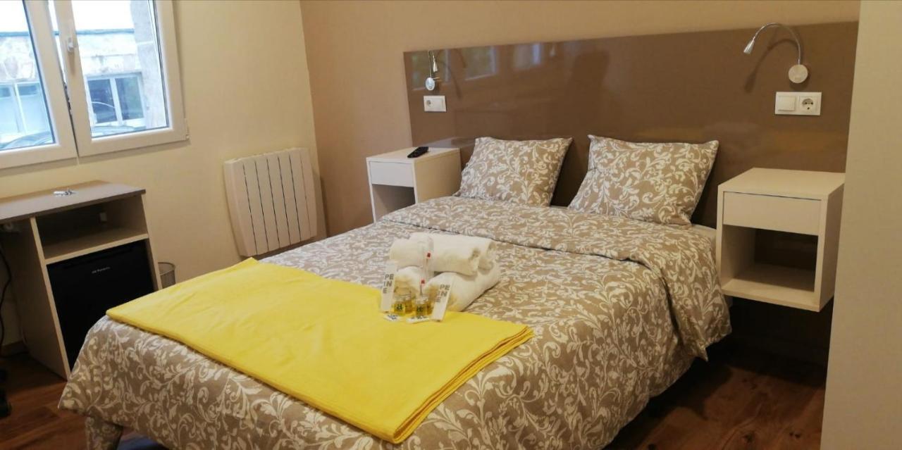 Residencia Compostela 2 Bed & Breakfast ซานติอาโก เด กอมโปสเตลา ภายนอก รูปภาพ